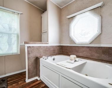 9455 Tranquil Acres Road - Photo Thumbnail 16