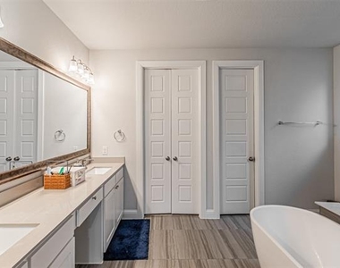 5317 Squeezepenny Lane - Photo Thumbnail 11