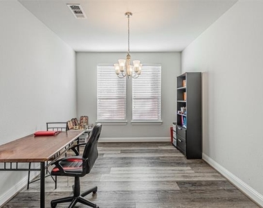 5317 Squeezepenny Lane - Photo Thumbnail 6