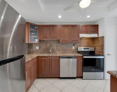 750 N Ocean Boulevard - Photo Thumbnail 11