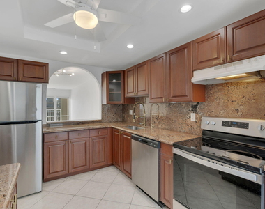 750 N Ocean Boulevard - Photo Thumbnail 12
