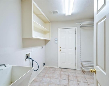 7004 Childrens Way - Photo Thumbnail 21