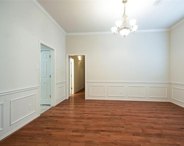 7004 Childrens Way - Photo Thumbnail 9