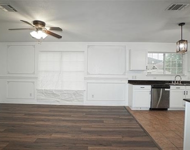 4006 Collin Court - Photo Thumbnail 5
