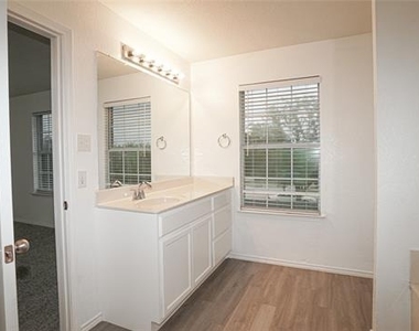 4006 Collin Court - Photo Thumbnail 24