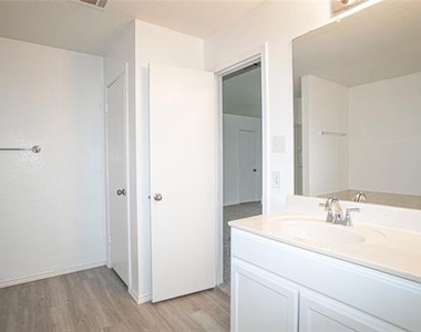 4006 Collin Court - Photo Thumbnail 25