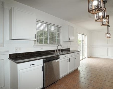 4006 Collin Court - Photo Thumbnail 9