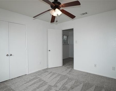 4006 Collin Court - Photo Thumbnail 15