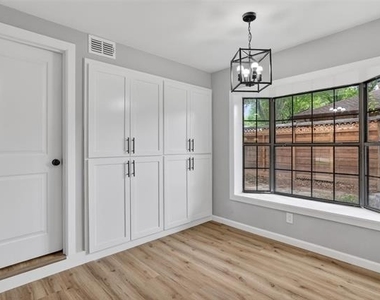 3204 Greenbriar Lane - Photo Thumbnail 10