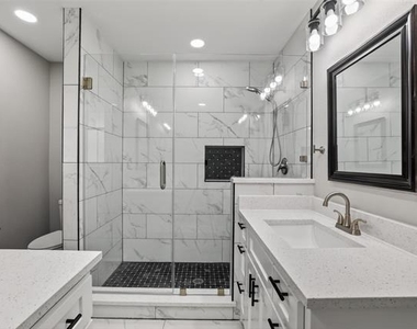 3204 Greenbriar Lane - Photo Thumbnail 14
