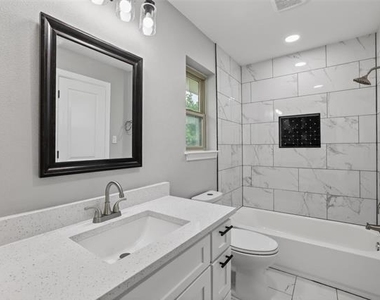 3204 Greenbriar Lane - Photo Thumbnail 17