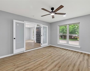 3204 Greenbriar Lane - Photo Thumbnail 15