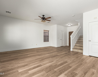 7007 W Mercer Lane - Photo Thumbnail 3