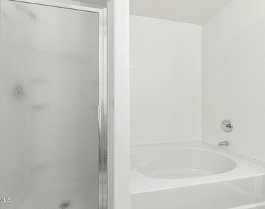 7007 W Mercer Lane - Photo Thumbnail 11