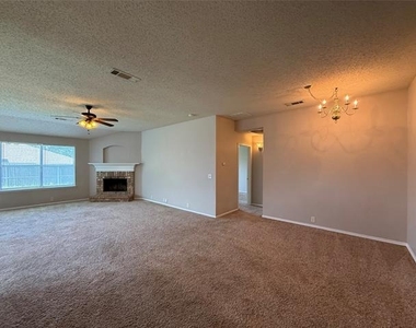 106 Oakhurst Drive - Photo Thumbnail 10