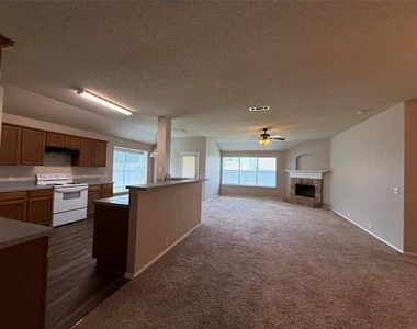 106 Oakhurst Drive - Photo Thumbnail 1