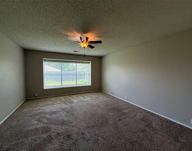 106 Oakhurst Drive - Photo Thumbnail 11