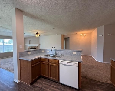 106 Oakhurst Drive - Photo Thumbnail 9