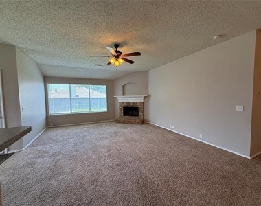 106 Oakhurst Drive - Photo Thumbnail 3