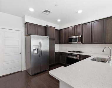 2419 Magalia Lane - Photo Thumbnail 11