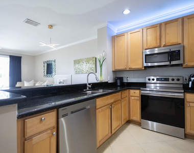 8115 Bellagio Lane - Photo Thumbnail 4