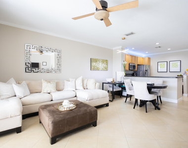 8115 Bellagio Lane - Photo Thumbnail 5