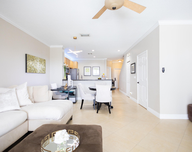 8115 Bellagio Lane - Photo Thumbnail 6