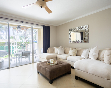 8115 Bellagio Lane - Photo Thumbnail 7