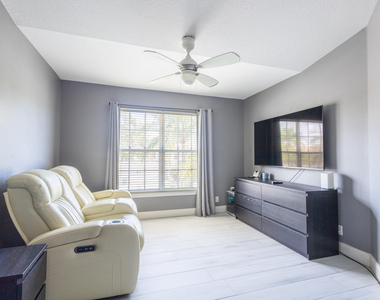 8115 Bellagio Lane - Photo Thumbnail 16