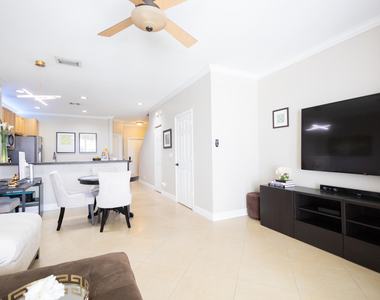 8115 Bellagio Lane - Photo Thumbnail 8