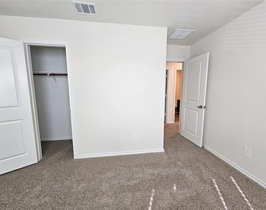 11304 West Pond Drive - Photo Thumbnail 33