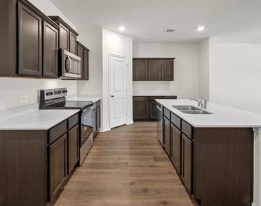 11304 West Pond Drive - Photo Thumbnail 6