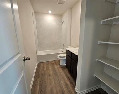 11304 West Pond Drive - Photo Thumbnail 30
