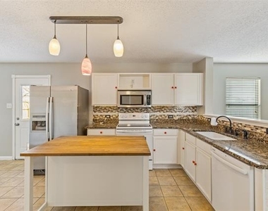 4717 Waterford Drive - Photo Thumbnail 7