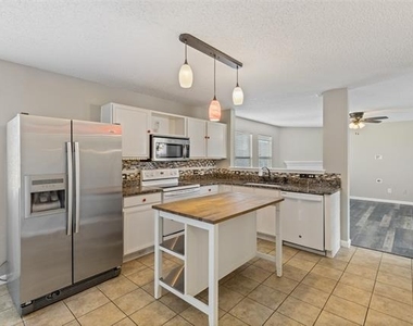 4717 Waterford Drive - Photo Thumbnail 8