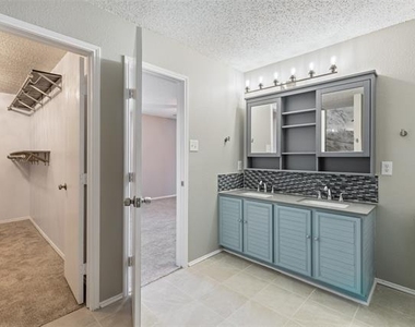 4717 Waterford Drive - Photo Thumbnail 18