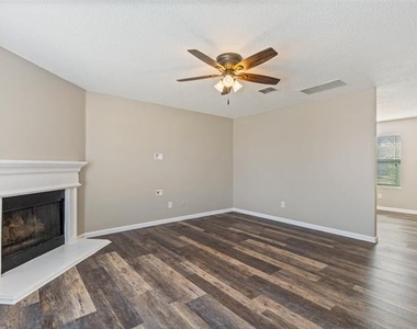 4717 Waterford Drive - Photo Thumbnail 6