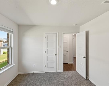 415 Boston Road - Photo Thumbnail 27