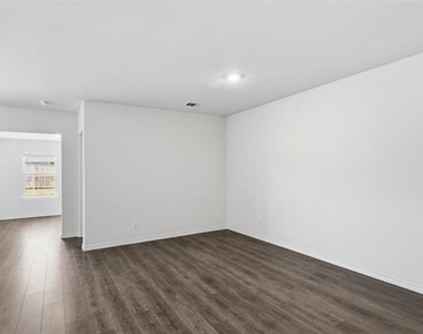415 Boston Road - Photo Thumbnail 13