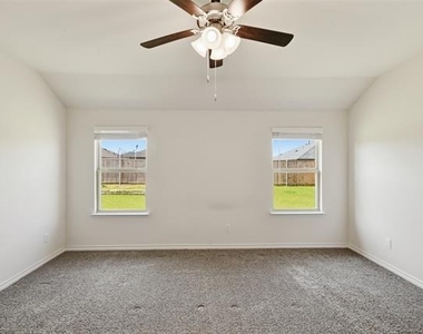 415 Boston Road - Photo Thumbnail 14