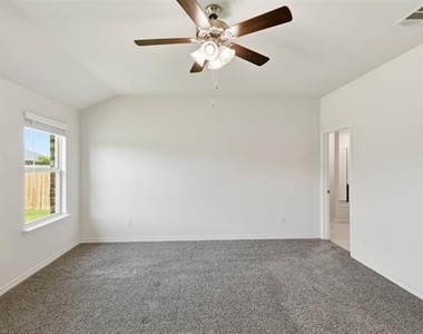 415 Boston Road - Photo Thumbnail 16