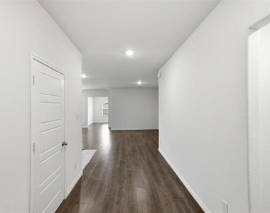 415 Boston Road - Photo Thumbnail 4