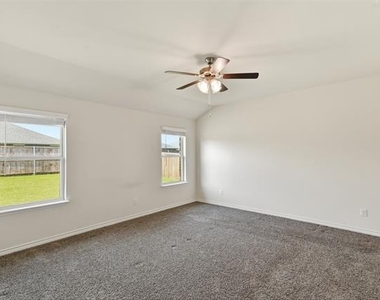 415 Boston Road - Photo Thumbnail 18