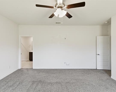 415 Boston Road - Photo Thumbnail 15