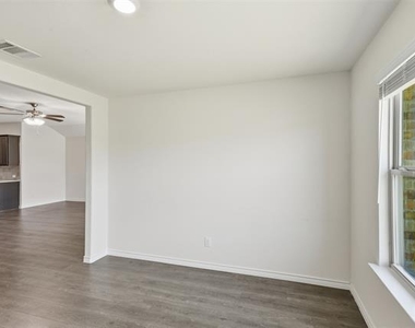 415 Boston Road - Photo Thumbnail 29