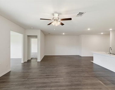 415 Boston Road - Photo Thumbnail 10