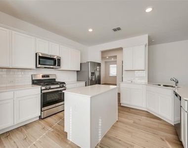 3009 Sovereignty Drive - Photo Thumbnail 5