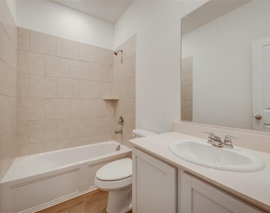 3009 Sovereignty Drive - Photo Thumbnail 9