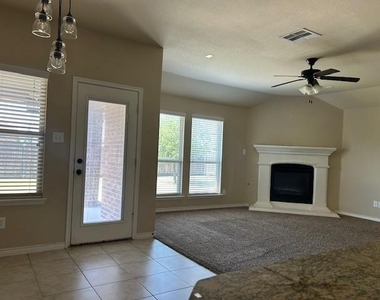 3017 Maverick Drive - Photo Thumbnail 12