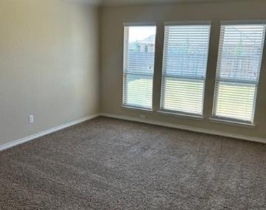 3017 Maverick Drive - Photo Thumbnail 15